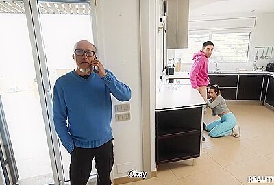 College Friend Fucks The Stepdaughter – Valentina Lapiedra